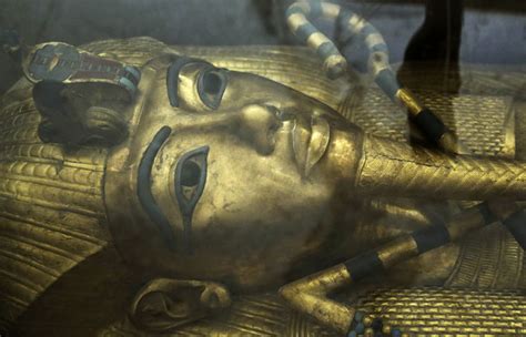 Egypt Says King Tuts Tomb May Have Hidden Chambers