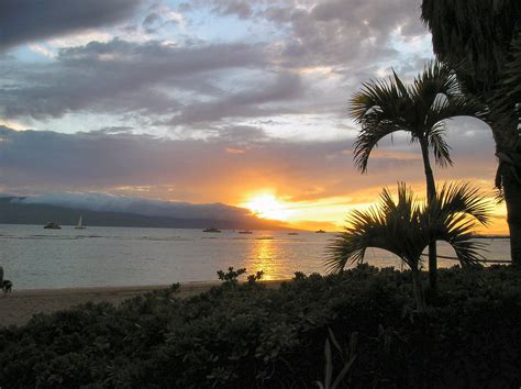 Sunset From Lahaina Shores Beach Resort Maui Shores Beach Beach