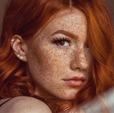 Extremely Rhm Models With Freckles Red Hair Freckles Women With Freckles Redheads Freckles