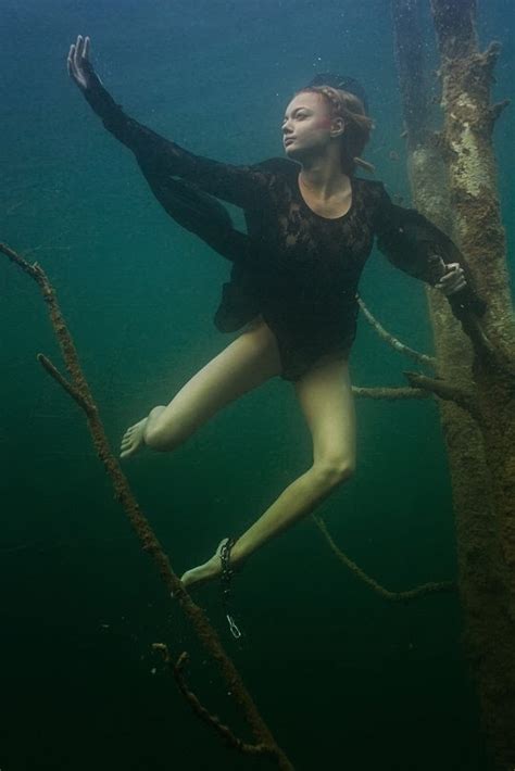 EstNTM Cycle Th Episode Underwater Beauties Chained To The Ocean Floor Photo Shoot MforModels