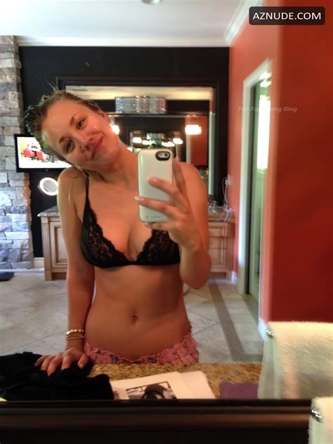 Kaley Cuoco Sexy Nude Selfies Aznude