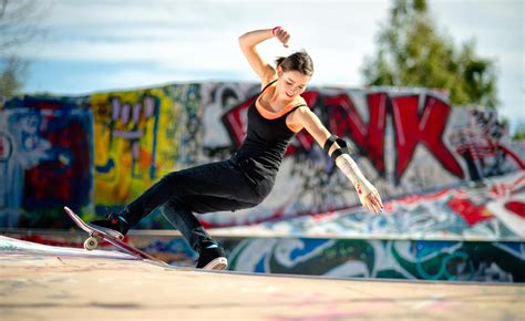 48 Girl Skateboard Wallpaper Wallpapersafari