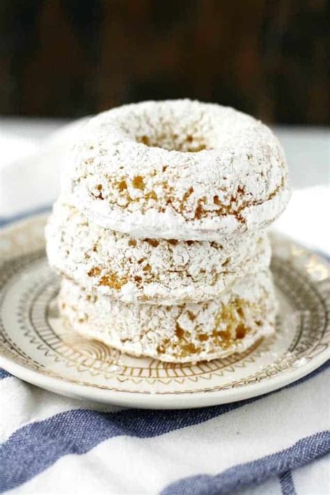 Light And Fluffy Vegan Powdered Donuts The Pretty Bee