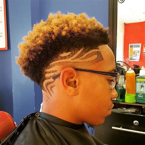 My hair was long and need a haircut, why not giving a try cutting my own hair. #staysharp #jerseyclippers @dacreatorworkss #jerseycity # ...