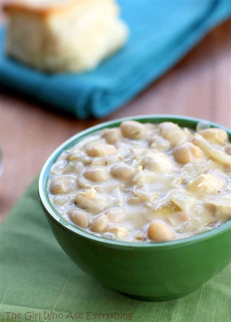 Usually its because besides using chicken and chili the recipe uses white beans (which are totally delicious make sure you print out this easy white chicken chili recipe and share it with all your friends. Easy White Chicken Chili
