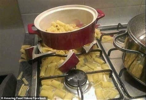 Amateur Chefs Reveal Their Disastrous Cooking Fails Daily Mail Online
