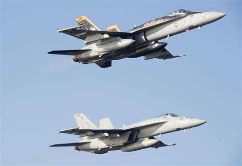 The Difference Between Fa 18 Hornet And Fa 18 Super Hornet Fighter Images And Photos Finder