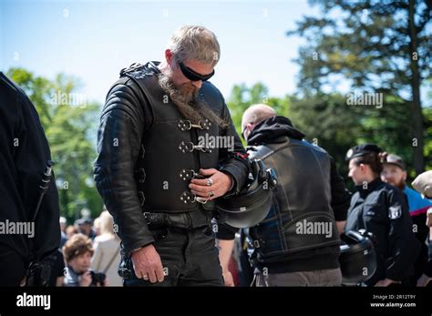 09 05 2023 Berlín Alemania Europa Los Miembros Del Club De Motociclistas Ruso Pro Putin