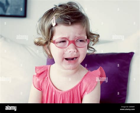 Kids Crying Color Hi Res Stock Photography And Images Alamy