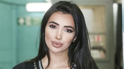 Chloe Khan Had A Meltdown And Sacked Her Make Up Artist On Insta After