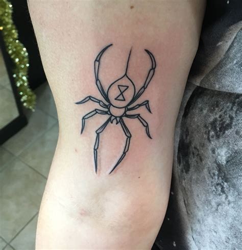 Female Black Widow Spider Tattoo • Line Work • Minimalist • By Nik