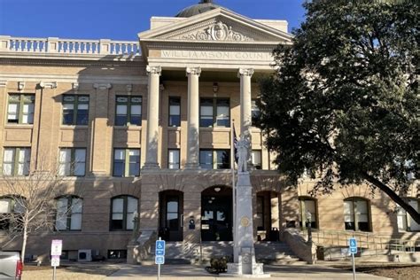 Williamson County Closes Lawn Around Courthouse For Sodding Recovery