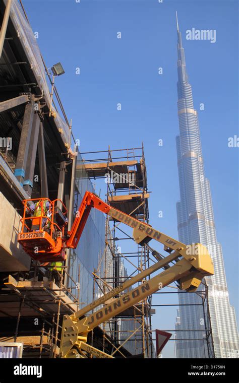 Burj Khalifa Construction Site Stock Photos And Burj Khalifa Construction