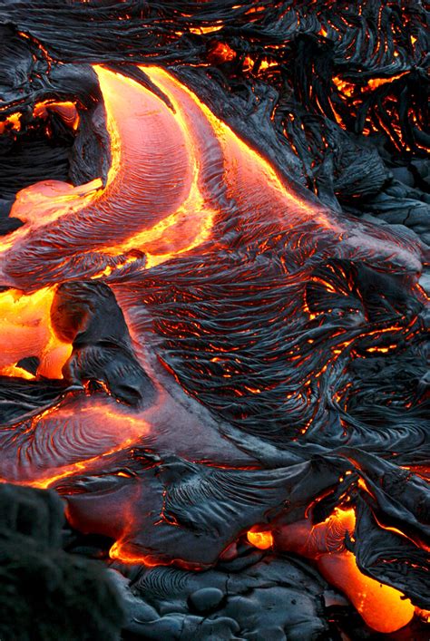 HAWAIIAN LAVA DAILY: The lava continues flowing down south slopes of ...