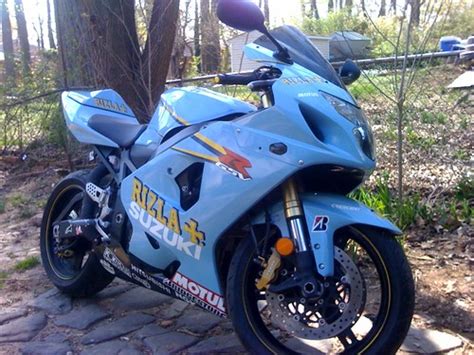 This 2004 gsxr 750 has 5,000 miles on it. 04/05 GSXR 600/750 Rizla suzuki Fairings and tank ...