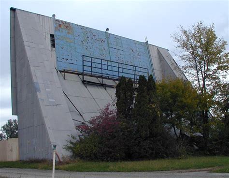 Does it make you want to learn more about the town's history and/or architecture? Indiana Drive-in Theatres | RoadsideArchitecture.com