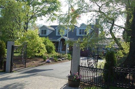 Newport Ri Vacation Rentals With Pool Martine Wilburn