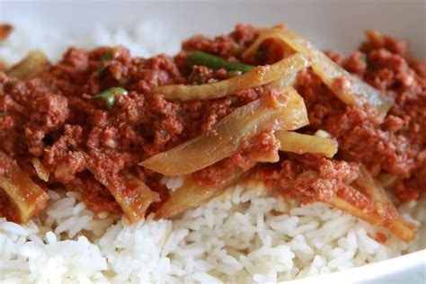 Paddy's day is just 5 days away so this is my contribution to the finally, i pray that maybe, just maybe i can produce a successful corned beef and cabbage and share it with my internets friends. Jamaican Corned Beef Recipe: The On The Go Food | Beef ...