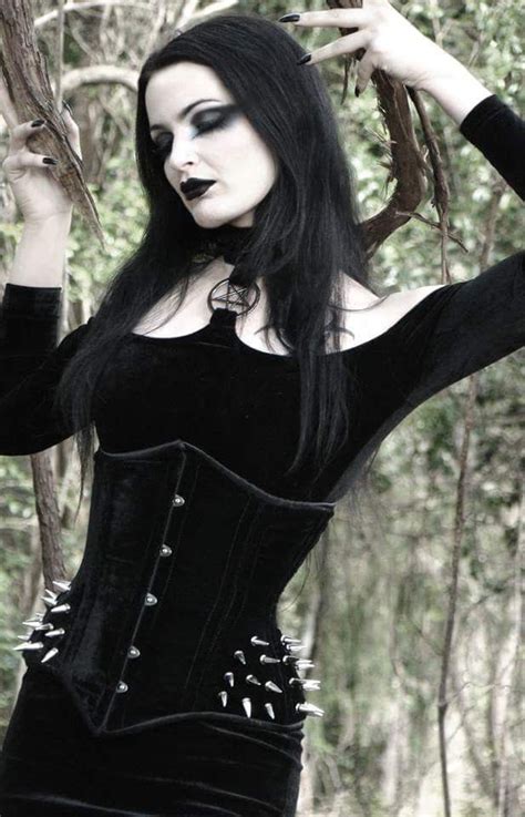 Pin By Karo Martinez On Noche Obscura Goth Beauty Goth Model Gothic Beauty