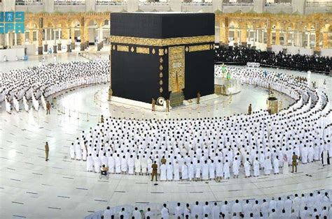 Saudi Arabia drops social distancing at Mecca’s Grand Mosque | Daily Sabah