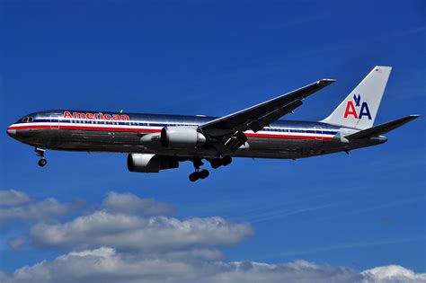 Fileboeing 767 323er American Airlines N379aa