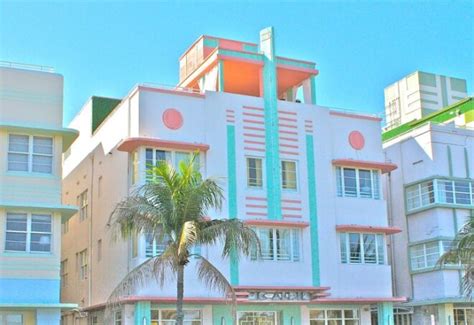 Review Of Art Deco Historic District Miami Beach Florida Afar