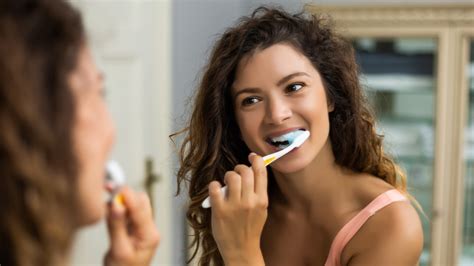 Tips For Brushing Your Teeth The Right Way
