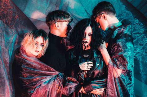 Pale Waves New Years Eve Single Review