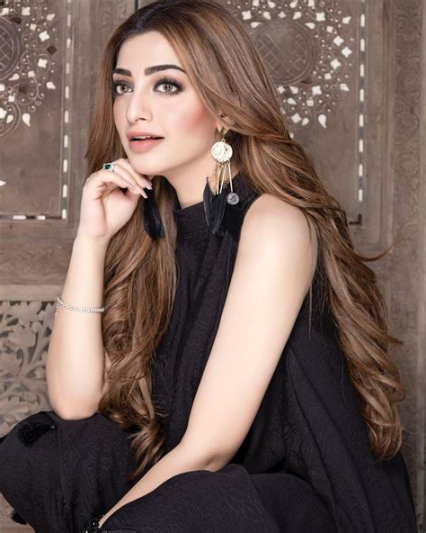 Nawal Saeed Looks Stunning In Black Outfit