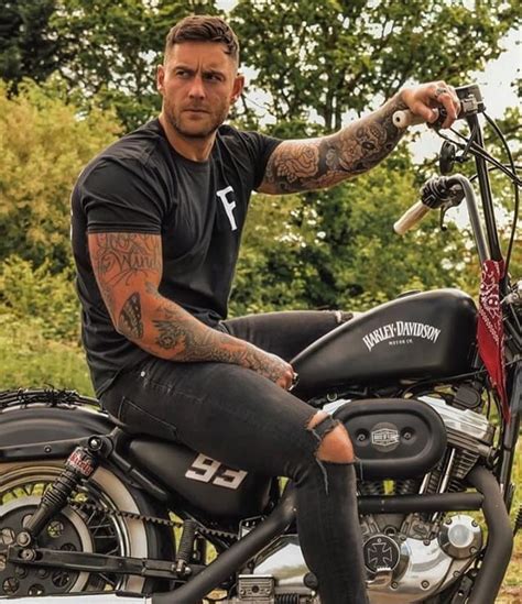 Tattoos Fitness Guys On Instagram Who Likes Bad Babes Sexy Men Sexy Biker Men Men