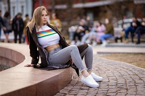 Wallpaper Id 1301166 Blonde Sitting Coats Red Nails Outdoors Women Outdoors Jeans Crop
