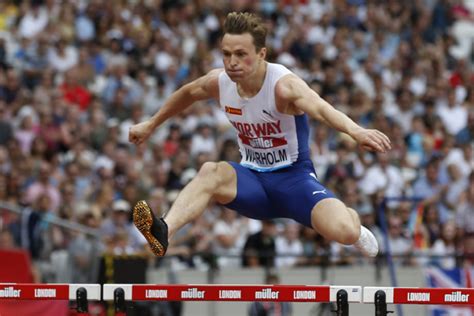 Han innehar verdensrekorden på 400 m. Norweger Warholm läuft Europarekord über 400 m Hürden ...