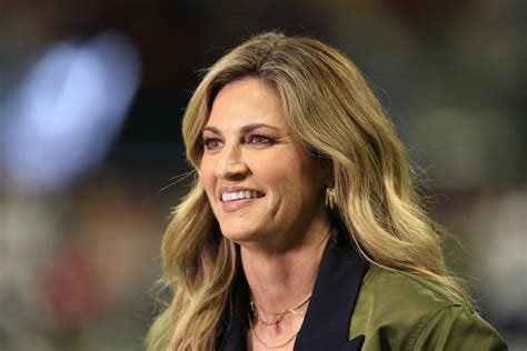 Look Erin Andrews Pre Super Bowl Photo Is Going Viral The Spun