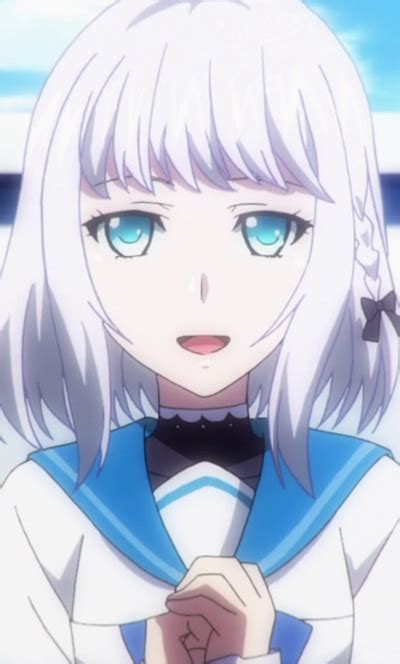 Strike the blood adapts volumes 1 through 6 of the original light novel series. Kanon Kanase from Strike the Blood