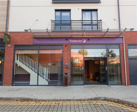 9 international square, montfichet road westfield stratford city, london e20 1ee england. PREMIER INN STRATFORD UPON AVON WATERWAYS HOTEL (Stratford ...