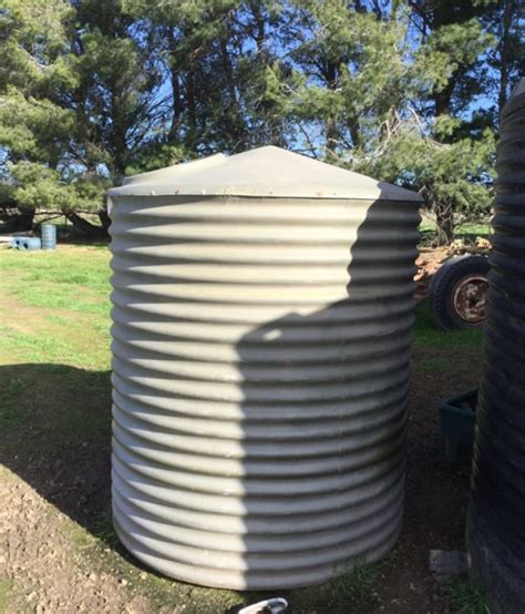 2000l Water Tank Livestock Equipment Tanks And Troughs For Sale