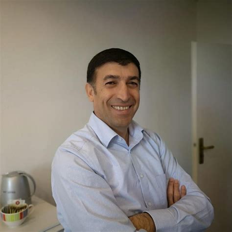 Bütün kapılarını açık tutacak kadar da arsız. Yusuf Demir - Director Sales East Europe - Vishay | XING