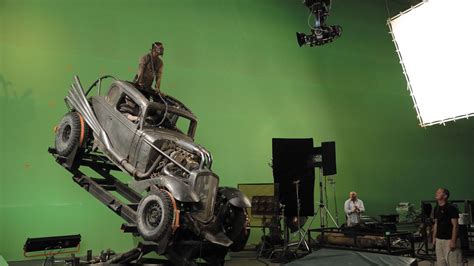 90 Behind The Scenes Pics From Mad Maxfury Road Mad Max Fury Road