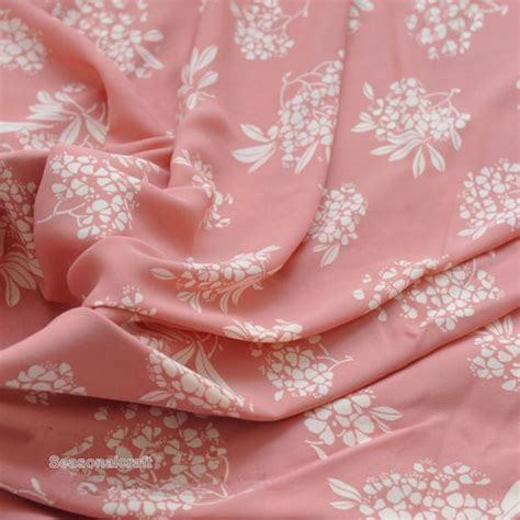 Nude Color Chiffon Fabric Printing Flower Chiffon Fabric