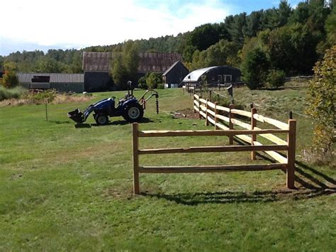 Split rail fences are popular all around the world, in some areas more than others and various different forms. Wood Split Rails - Cedar | Western red cedar, Red cedar ...