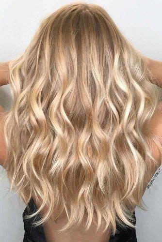 The hair color is a beautiful blonde that will look on every other woman that adorns it. 24 Bombshell Ideas for Blonde Hair with Highlights | Warm ...
