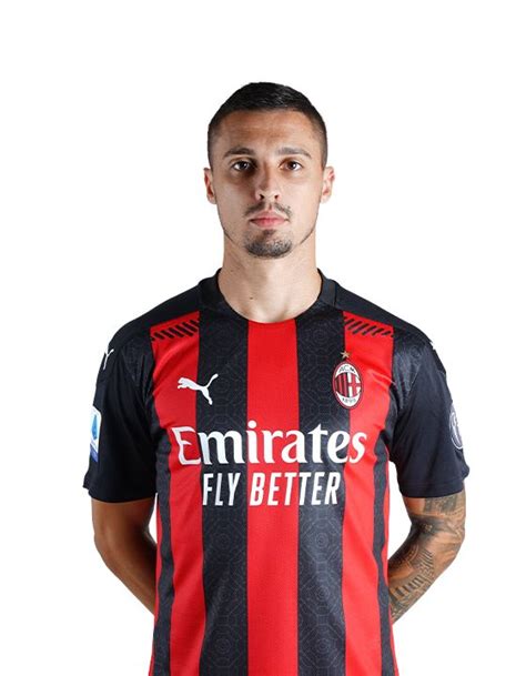 Rade Krunić Stats And Biography Ac Milan In 2021 Ac Milan Milan