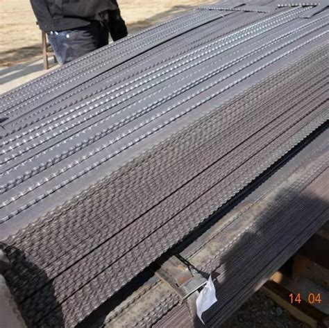 Q Q Q Hot Rolled Mild Steel Serrated Flat Bar Steel Grating