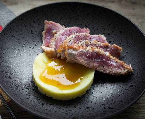 Magrets de canard aux épices purée de navets glacés