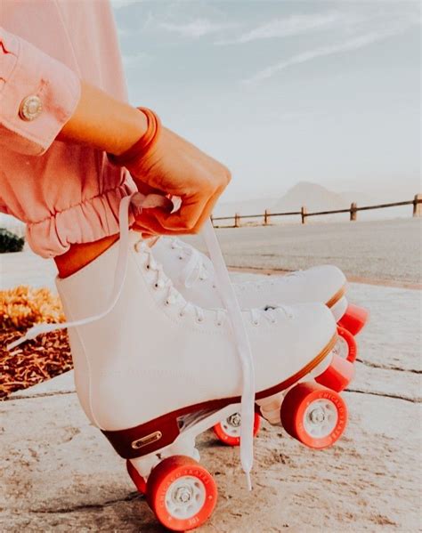 Pinterest♡мє∂нуα♡ Retro Roller Skates Skating Aesthetic Roller Skates