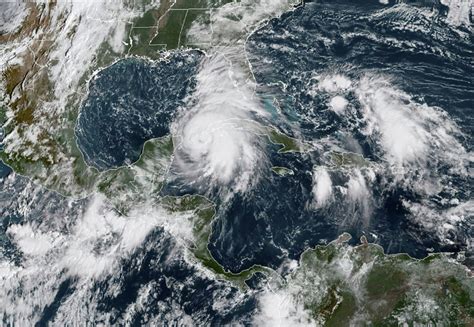 O golfo do méxico é o maior golfo do mundo, sendo cercado por terras da américa do norte e da américa central. Furacão se forma no Golfo do México e ameaça a Flórida ...