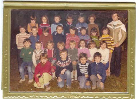 Photo De Classe CE 1 De 1979 Ecole Primaire Saint Just Chaleyssin