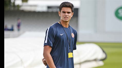 He managed to take only a wicket in the first sri lankan innings and did not bother the scorers, getting. Cricket World Cup 2019: Watch how Arjun Tendulkar helps ...