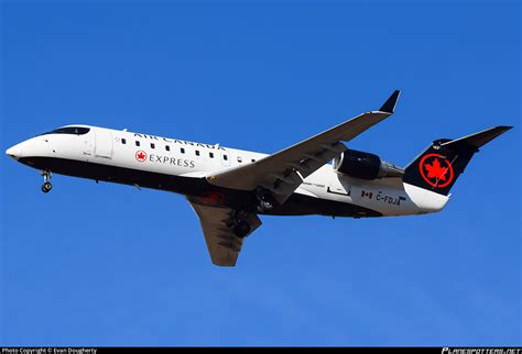 C Fdja Air Canada Express Bombardier Crj 200er Cl 600 2b19 Photo By