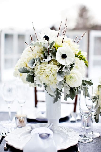21 Gorgeous Ideas To Incorporate Anemones Into Your Wedding Weddingomania
